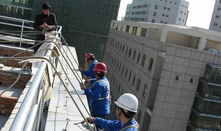 四川外墻清洗：煥新城市建筑的亮麗外衣！